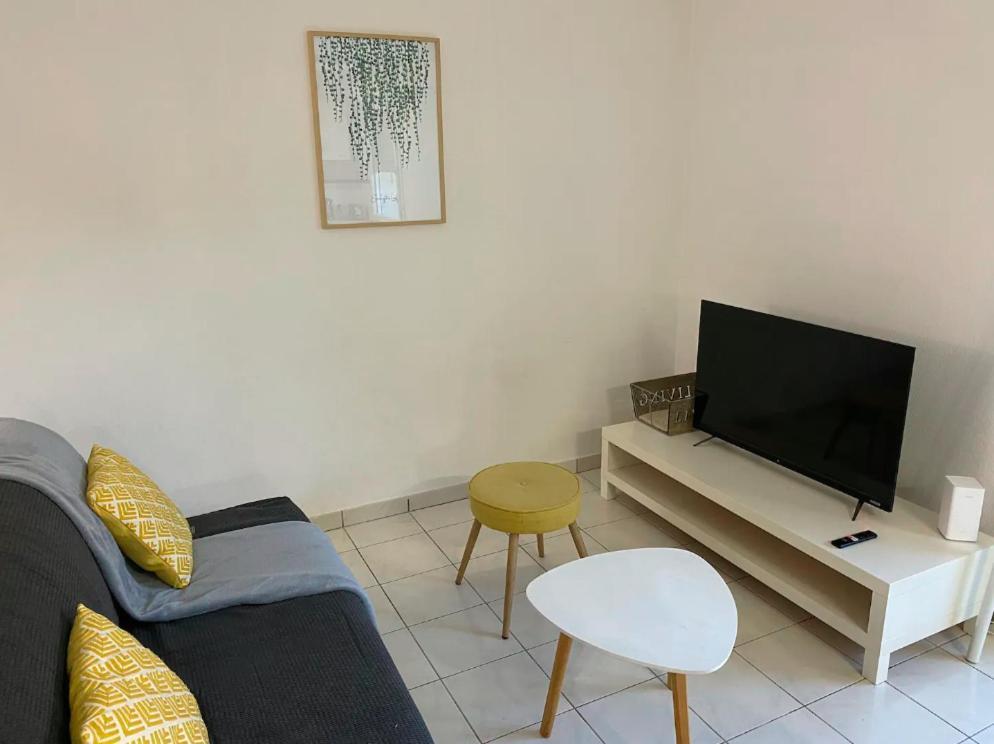 Superbe T2 Avec Parking Prive Apartment Agen Luaran gambar